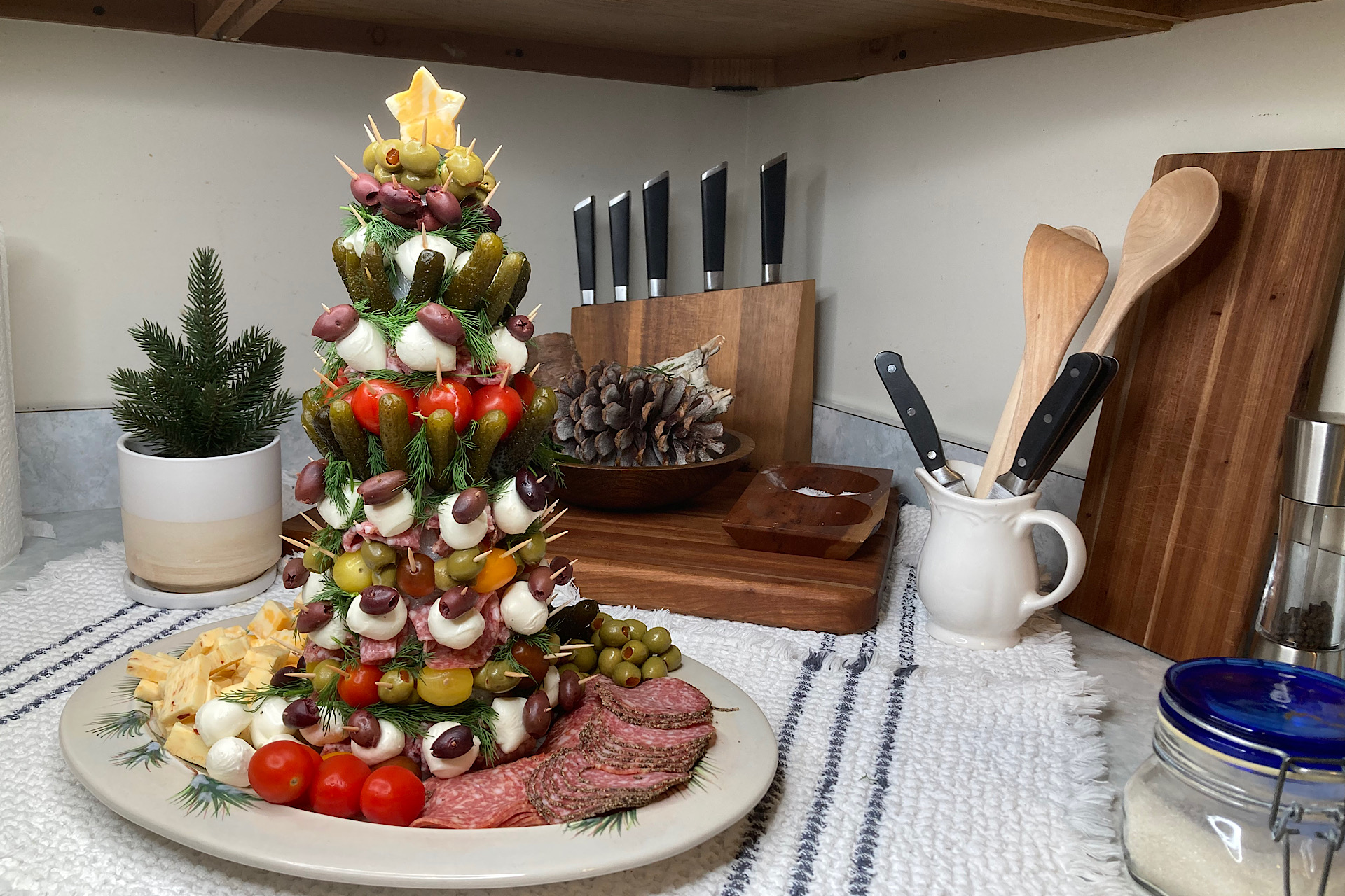 Christmas Appetizer Tree - latebloomerinbakerville